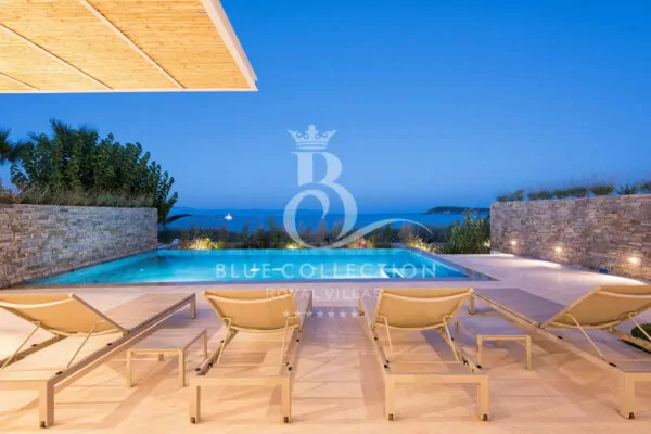 Paros Villas - Two combined Seafront Villas for Rent in Paros | 2 Private Infinity Pools | Sea View 
