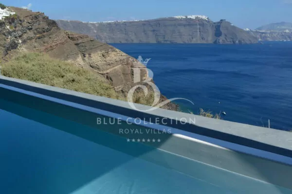 Private Villa for Rent in Santorini | Oia | REF: 180412911 | CODE: SWP-1 | Private Pool | Caldera & Sunset View | Sleeps 4 | 2 Bedrooms | 2 Bathrooms