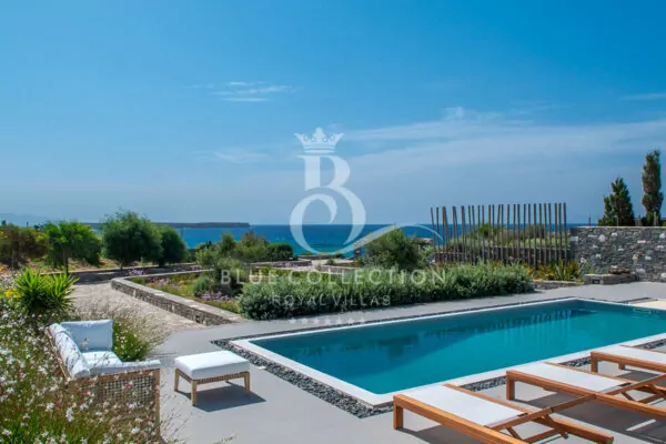 Luxury Beachfront Villa for Rent in Paros-Greece | REF: 180412939 | CODE: PRS-32 | Private Swimming Pool | Sea View | Sleeps 6 | 3 Bedrooms | 2 Bathrooms
