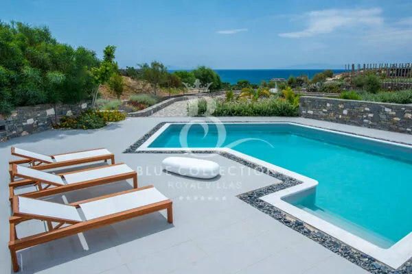 Paros Beachfront Villa for Rent | REF: 180412940 | CODE: PRS-33 | Private Swimming Pool | Sea View | Sleeps 8 | 4 Bedrooms | 3 Bathrooms