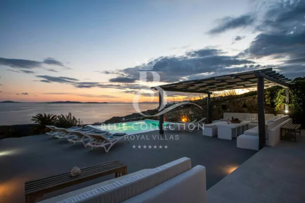 Private Villa for Rent – Mykonos | Choulakia | REF: 180412978 | CODE: LHR-3 | Private Pool | Sea & Sunset Views | Sleeps 6 | 3 Bedrooms | 3 Bathrooms