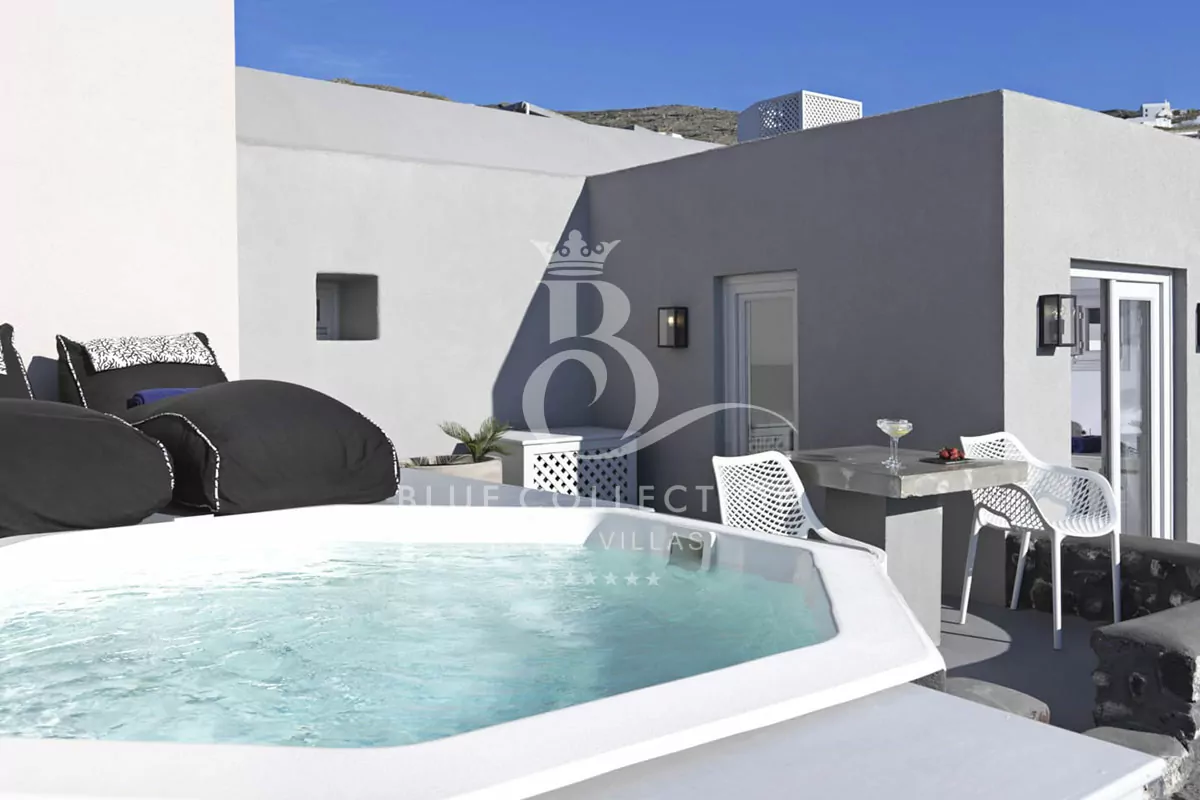 Private Villa for Rent in Santorini | Private Heated Plunge Pool | REF: 180412986 | CODE: EVS-3 | Sea & Sunset View | Sleeps 2 | 1 Bedroom | 1 Bathroom