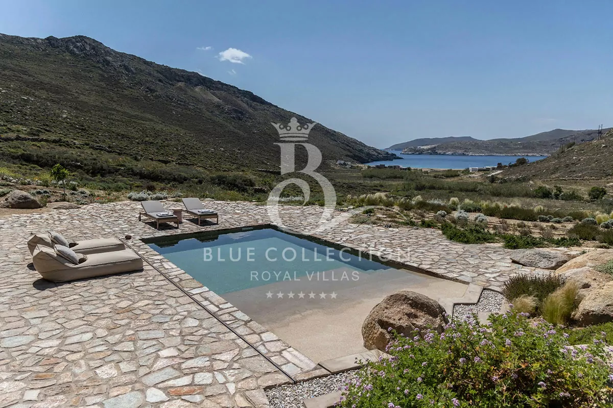 Private Villa for Rent in Serifos | REF: 180412992 | CODE: SRF-3 | Private Pool | Sea & Sunset View | Sleeps 4 | 2 Bedrooms | 2 Bathrooms