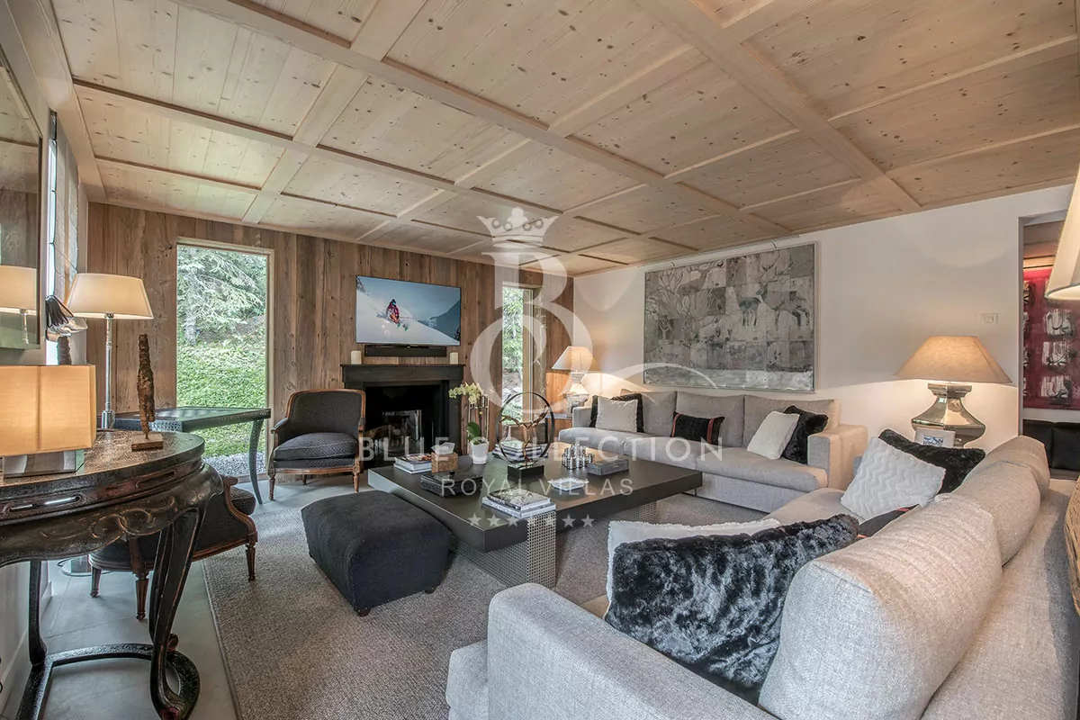 Luxury Ski Chalet to Rent in Courchevel 1850 – France | REF: 180413044 | CODE: FCR-74 | Outdoor Jacuzzi | Sleeps 10 | 5 Bedrooms | 5 Bathrooms