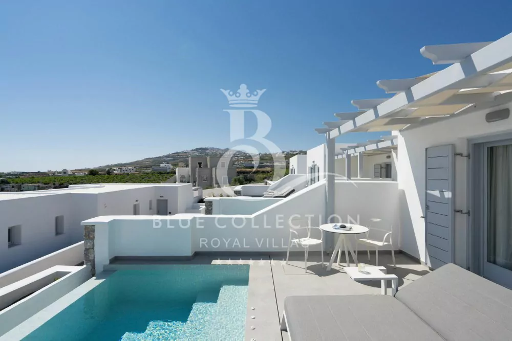 Luxury Suite for Rent in Santorini | Fira | REF: 180413054 | CODE: DSS-3 | Private Outdoor Jetted Pool | Sea View | Sleeps 2 | 1 Bedroom | 1 Bathroom
