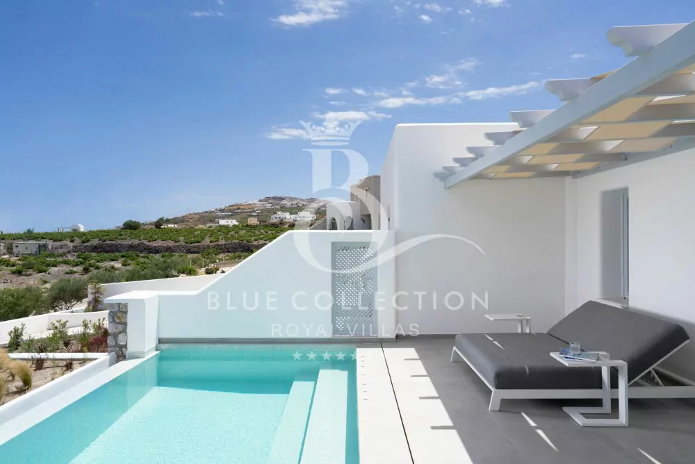 Luxury Suite for Rent in Santorini | Fira | REF: 180413057 | CODE: DSS-4 | Private Outdoor Jetted Pool | Sea View | Sleeps 2 | 1 Bedroom | 1 Bathroom