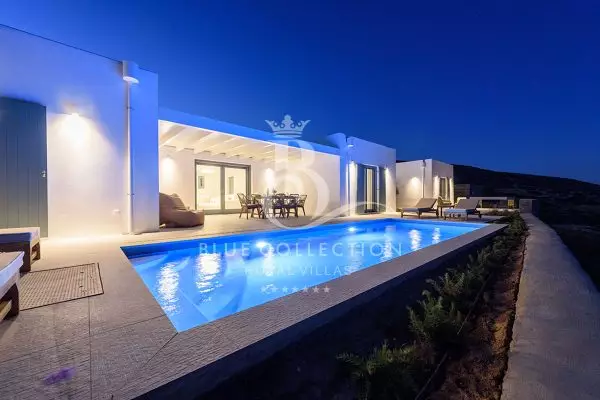 Private Villa for Rent in Paros | REF: 180413077 | CODE: PRS-36 | Private Pool | Sea Views | Sleeps 6 | 3 Bedrooms | 3 Bathrooms