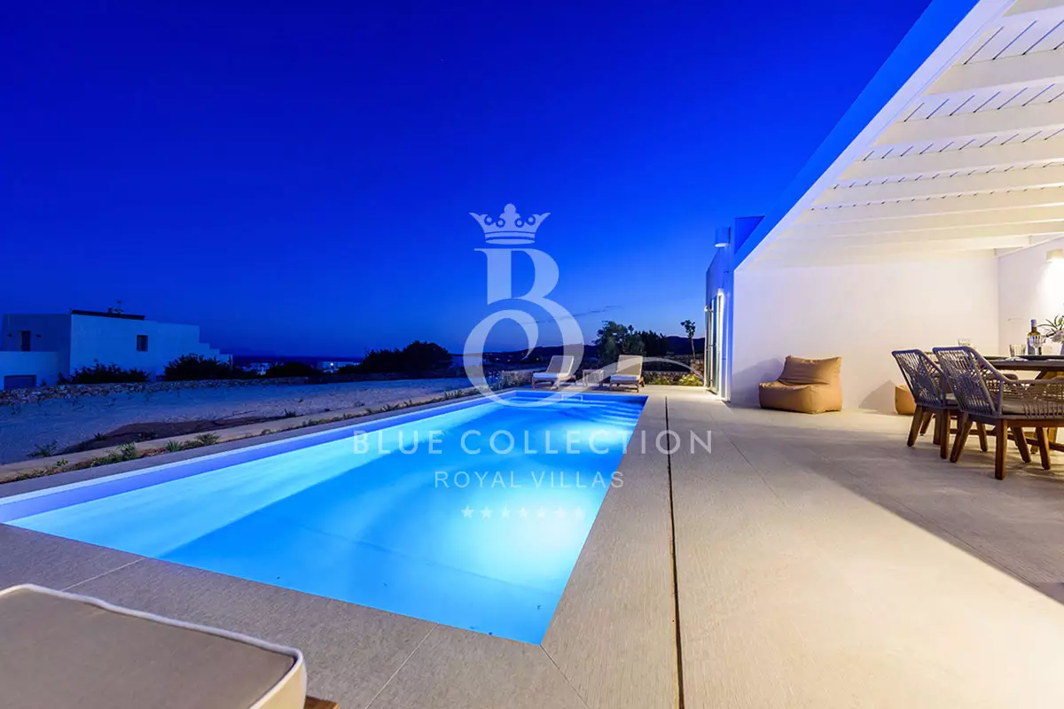 Private 2-Villas Complex for Rent in Paros | REF: 180413079 | CODE: PRS-38 | 2 Private Pools | Sea Views | Sleeps 12 | 6 Bedrooms | 6 Bathrooms
