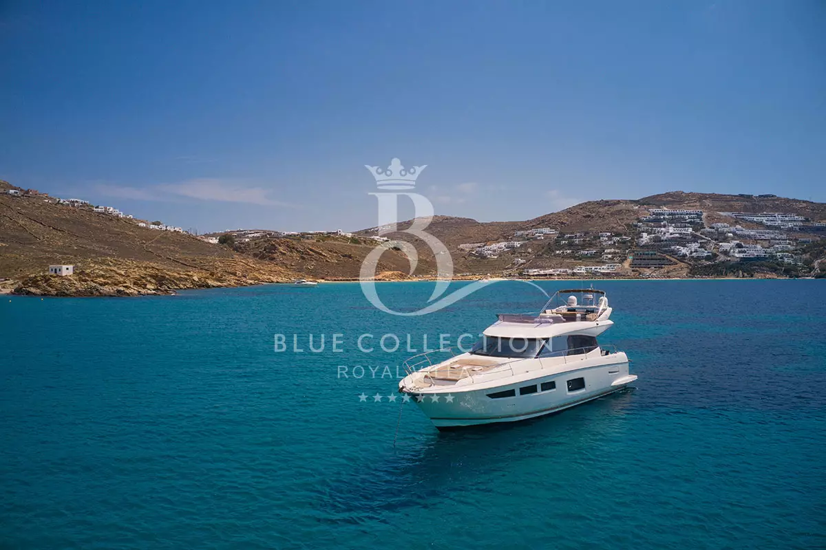 Luxury Motor Yacht for Charter | Greece | M/Y MAYA | 58 ft | 3+1 Cabins | Guests 4 (Weekly) – 10 (Daily) | Crew 2