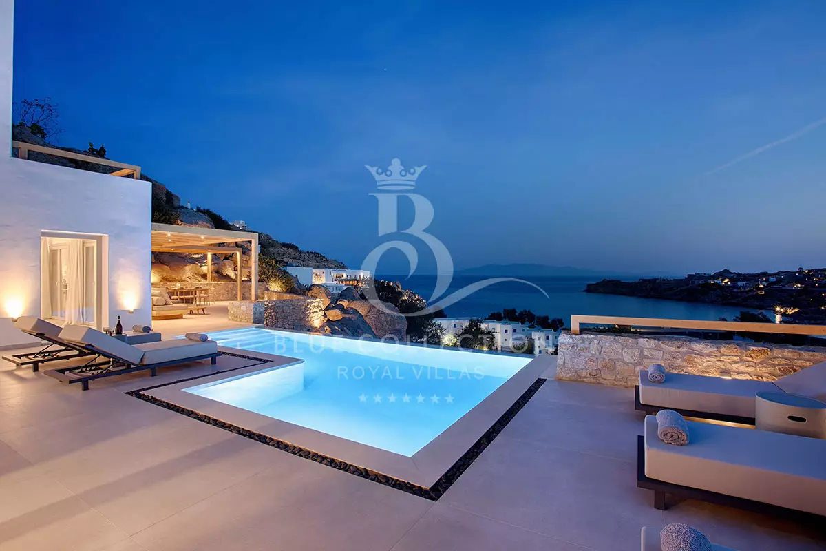 Private Villa for Rent in Mykonos | Super Paradise | REF: 180413090 | CODE: VVR-12 | Private Infinity Pool | Sea Views | Sleeps 11 | 6 Bedrooms | 6 Bathrooms