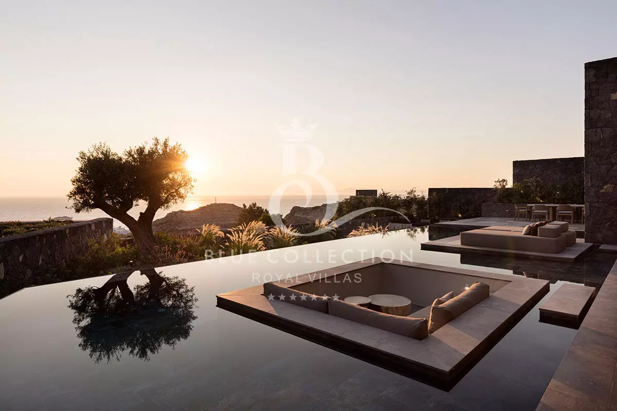 Palatial Villa for Rent in Santorini - Greece | Oia | REF: 180413160 | CODE: SCO-2 | Private Infinity Pool | Sea & Sunset Views | Sleeps 10 | 5 Bedrooms | 7 Bathrooms