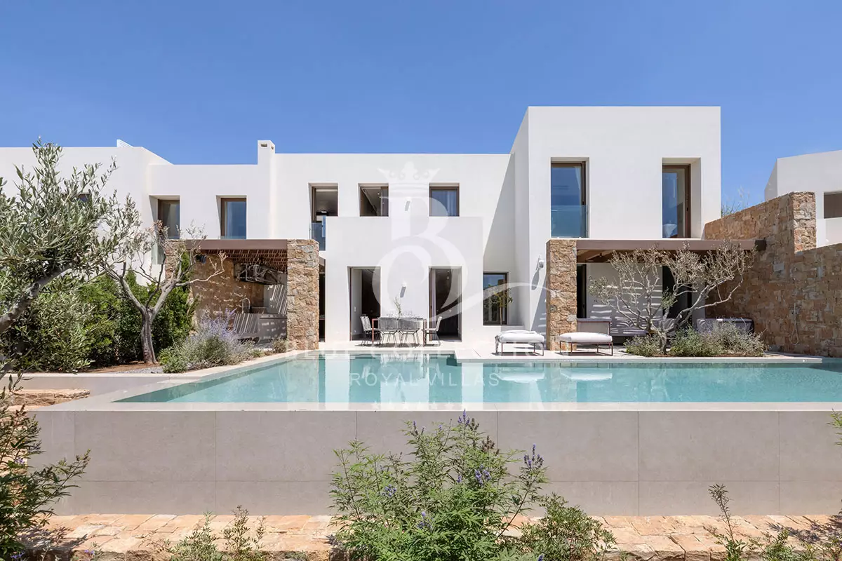 Private Beachfront Villa for Rent in Paros – Greece | REF: 180413389 | CODE: PRS-58 | Private Infinity Pool | Sea & Sunset View | Sleeps 8 | 4 Bedrooms | 4 Bathrooms